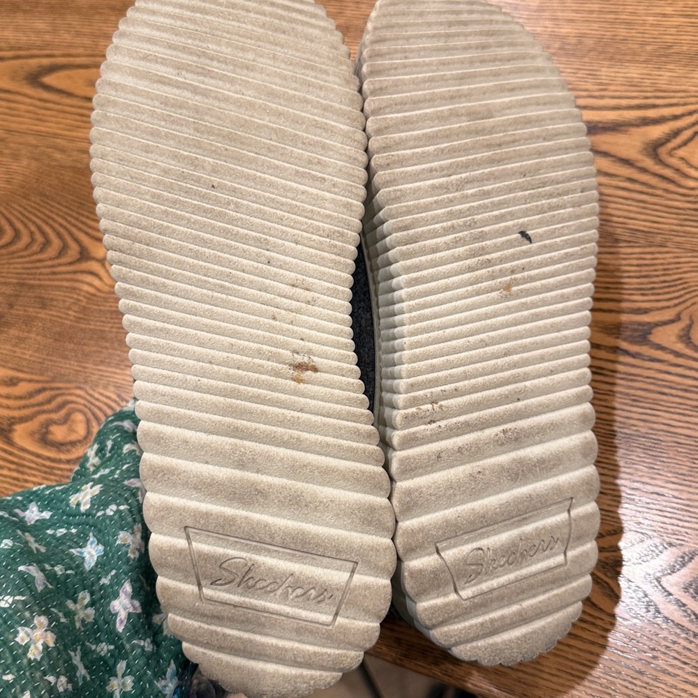 Skechers Cozy OJAI Slippers Moccasins Women’s 10 Gray Comfy Slip On Faux Fur - Picture 4 of 6